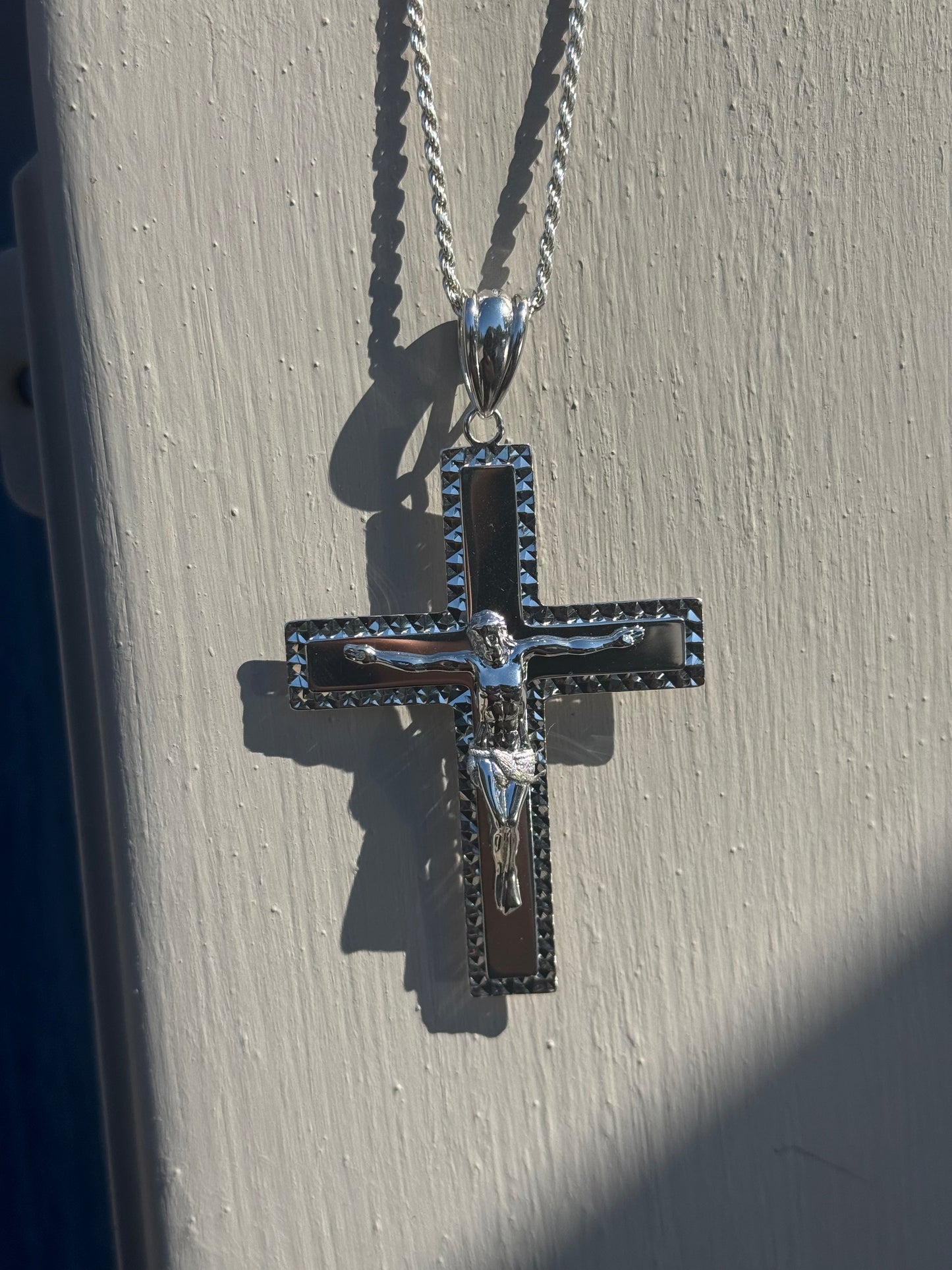 925 Sterling Silver 22” Rope W/ Cross Pendant